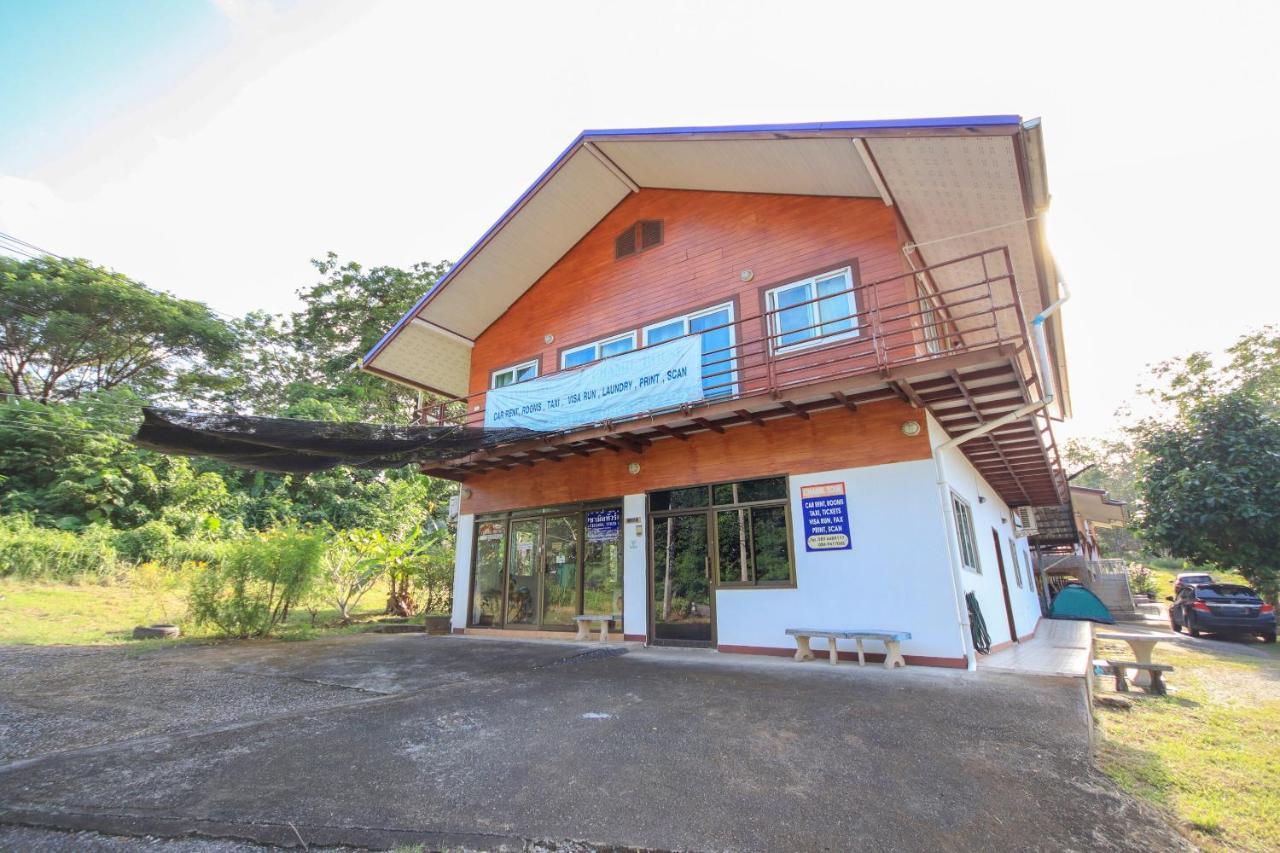Oyo 75373 Chamil House Hotel Nai Harn Bagian luar foto