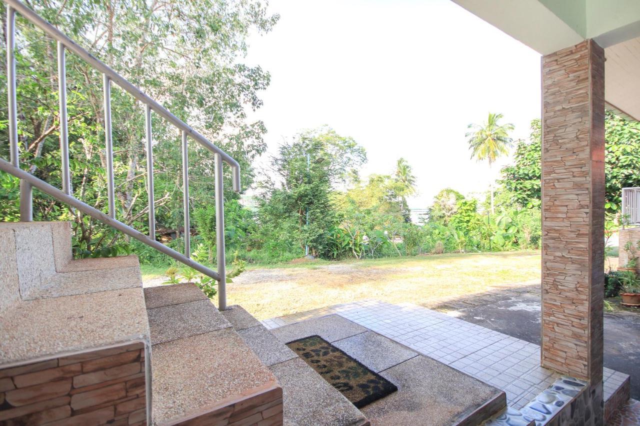 Oyo 75373 Chamil House Hotel Nai Harn Bagian luar foto